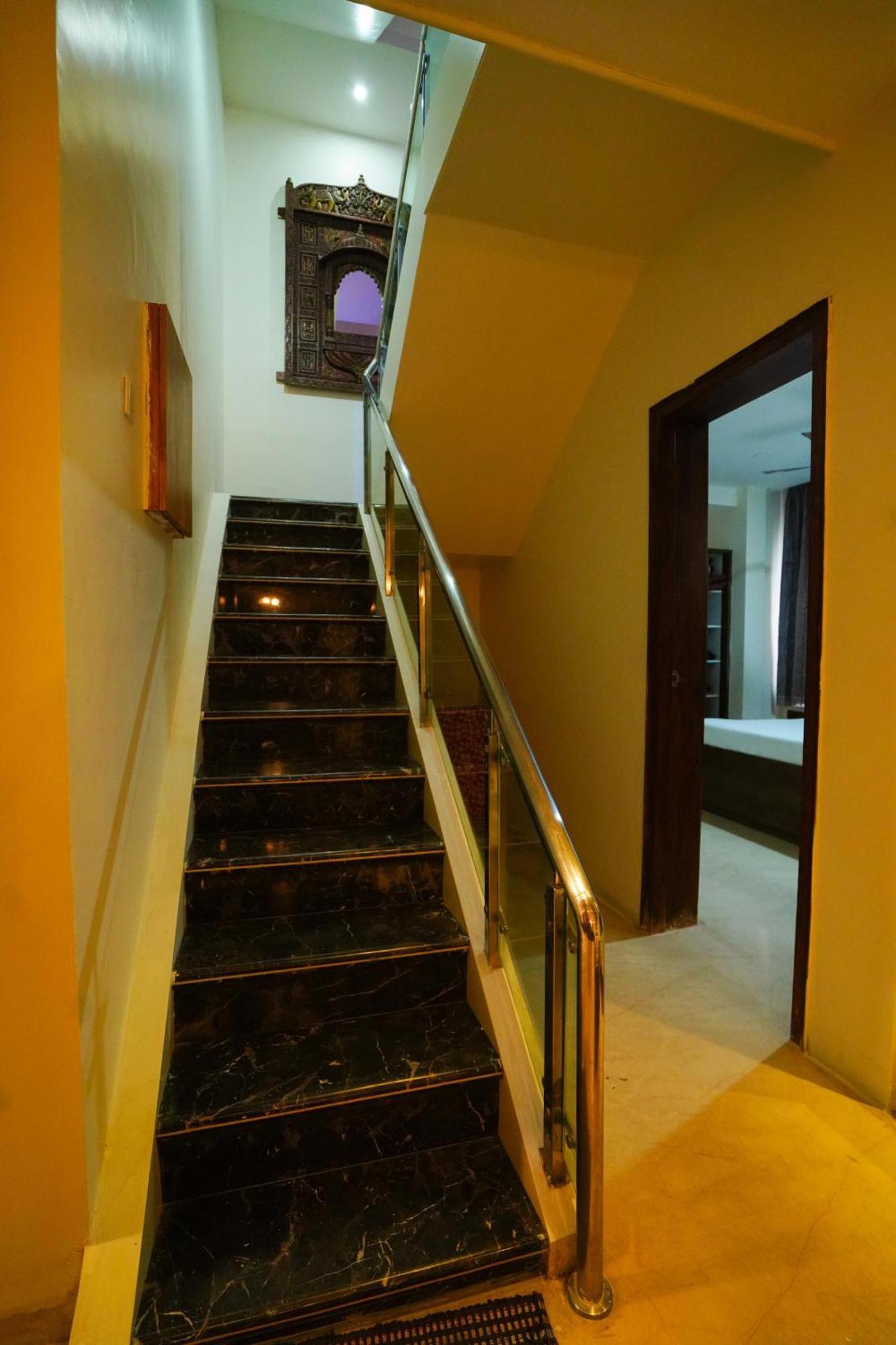 Golden Villa - Duplex House With Private Theater - Near To Alipiri And Bhudevi Ttd Ticket Counter And Kapilateertham Tirupati Exterior foto