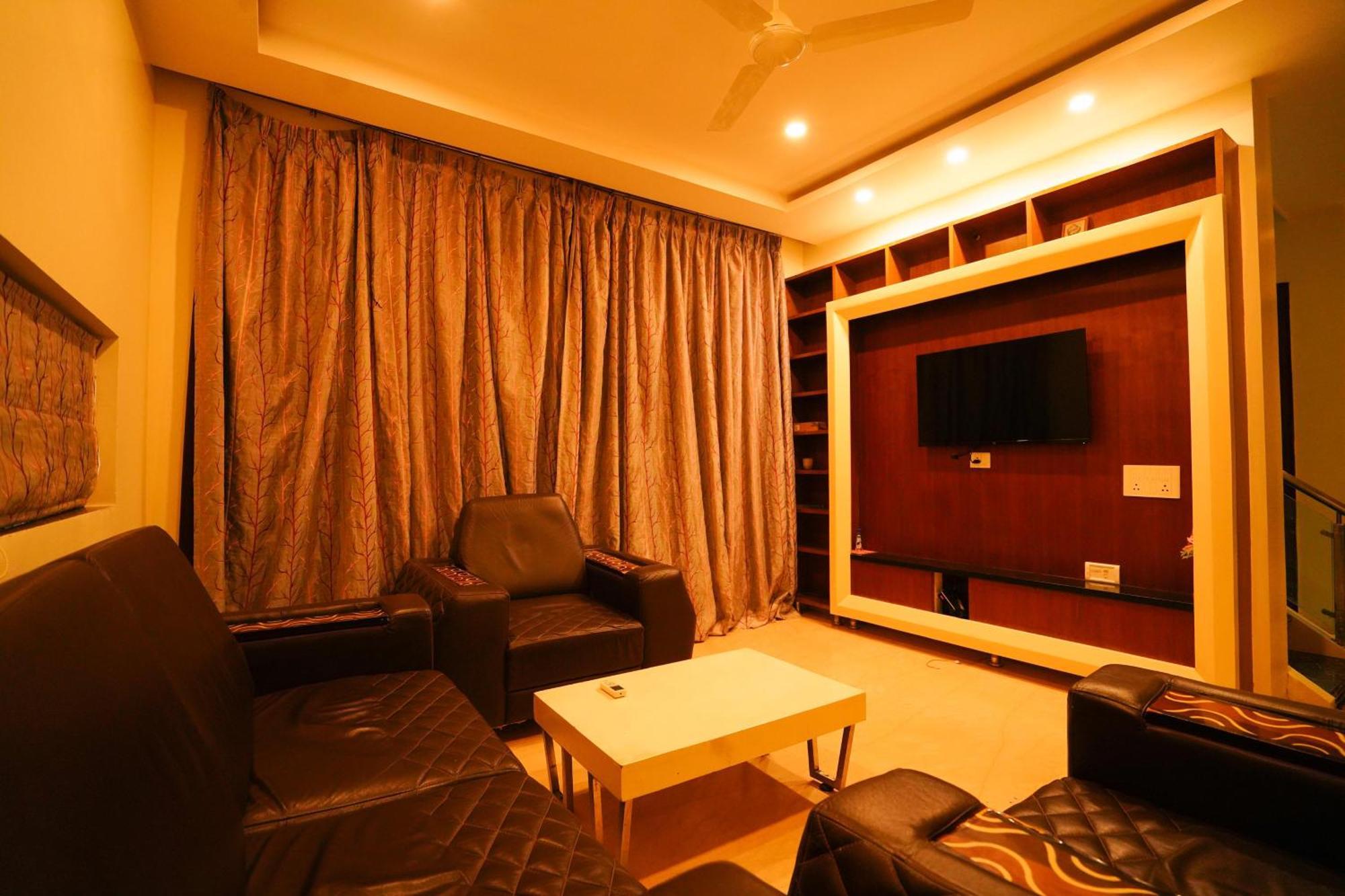 Golden Villa - Duplex House With Private Theater - Near To Alipiri And Bhudevi Ttd Ticket Counter And Kapilateertham Tirupati Exterior foto